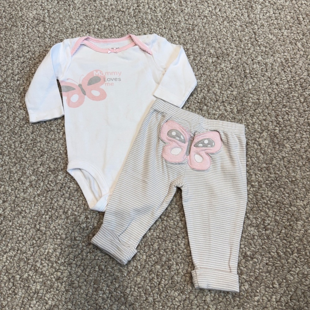 Carters Baby Girls Size 3 Months Butterfly Mommy Loves Me Bodysuit and Pants Set